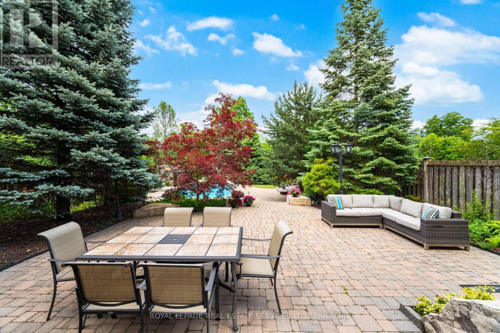 












215 BURLOAK DRIVE

,
Oakville,




Ontario
L6L6T6

