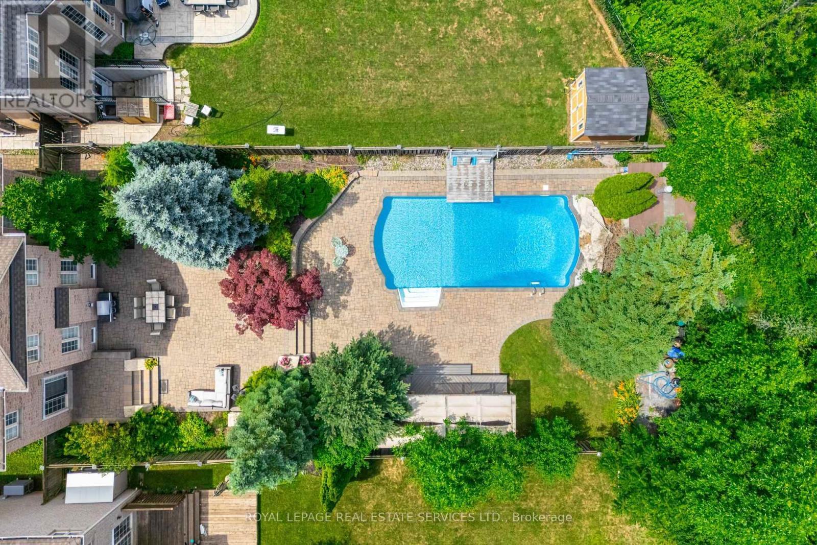 












215 BURLOAK DRIVE

,
Oakville,




Ontario
L6L6T6

