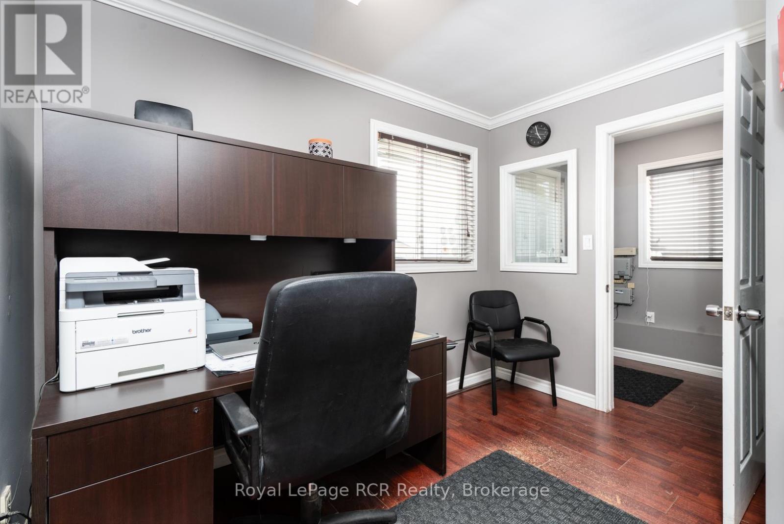 












74 14TH AVENUE

,
Hanover,




Ontario
N4N3V9

