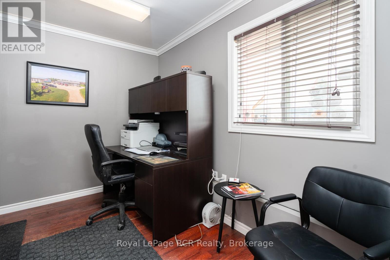 












74 14TH AVENUE

,
Hanover,




Ontario
N4N3V9

