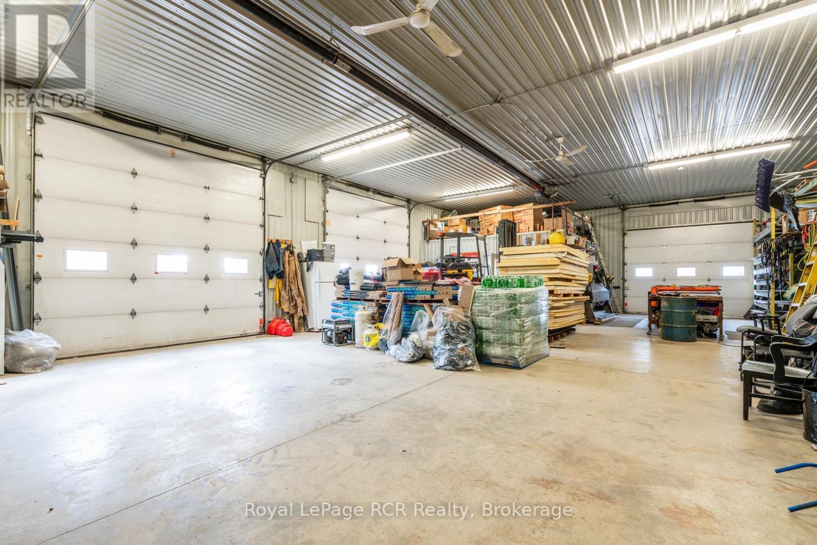 












74 14TH AVENUE

,
Hanover,




Ontario
N4N3V9

