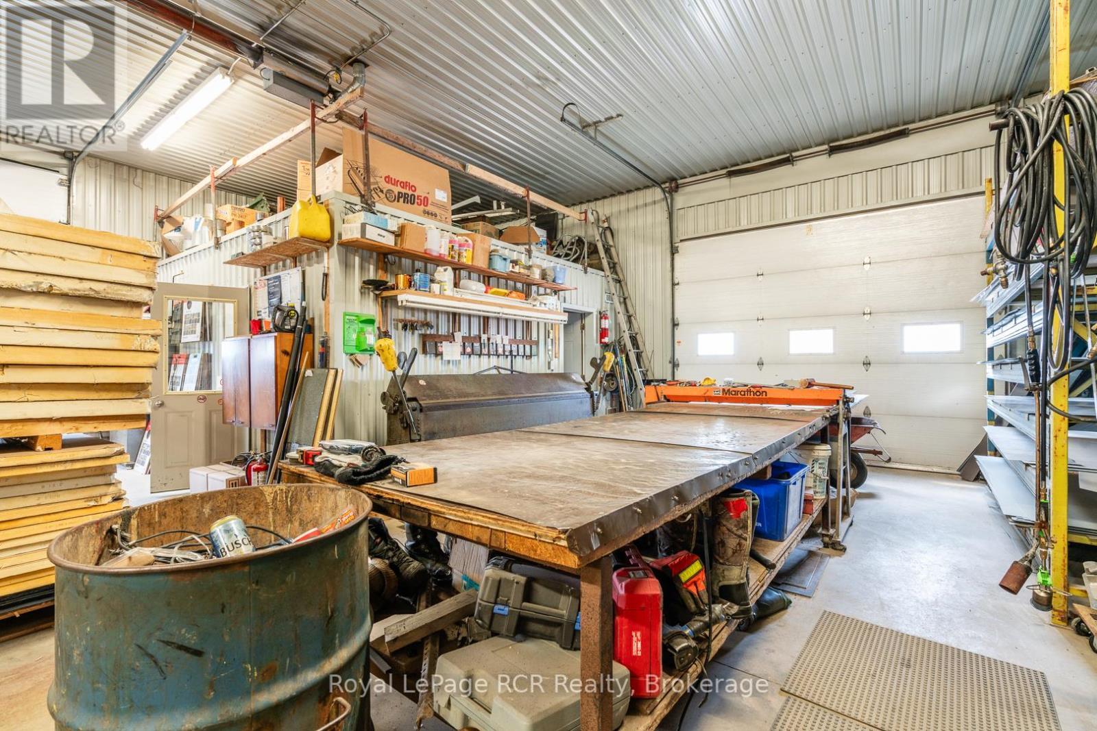 












74 14TH AVENUE

,
Hanover,




Ontario
N4N3V9

