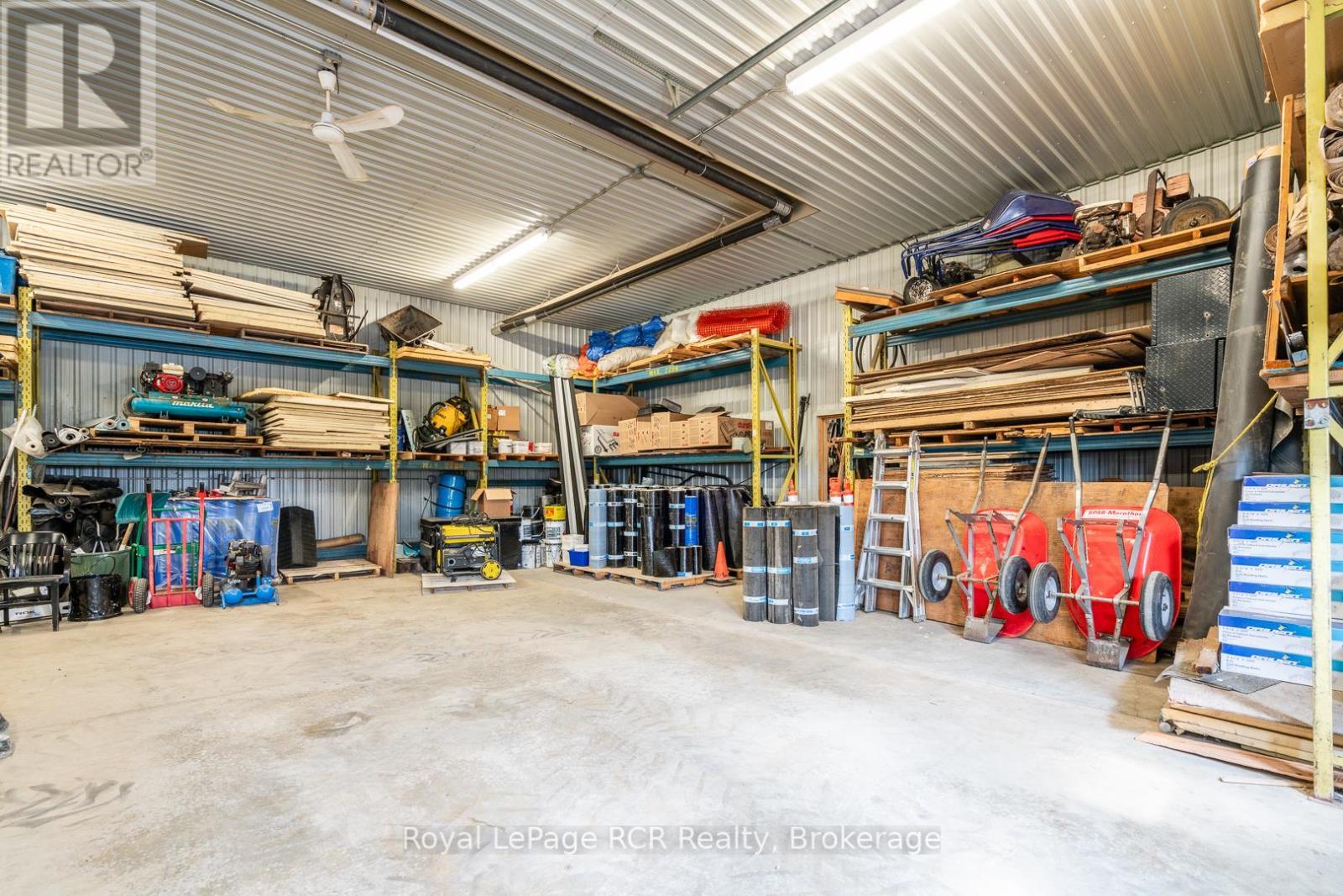 












74 14TH AVENUE

,
Hanover,




Ontario
N4N3V9

