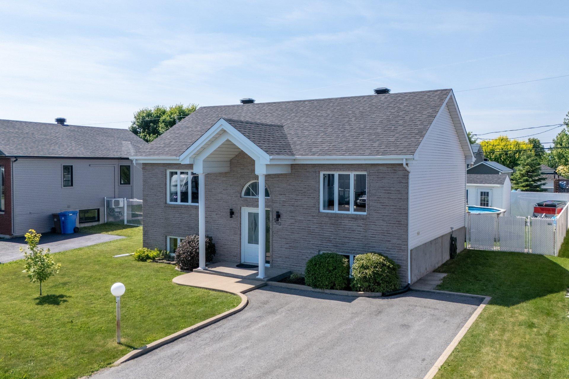 









100


Rue Perron

,
Saint-Philippe,




QC
J0L2K0

