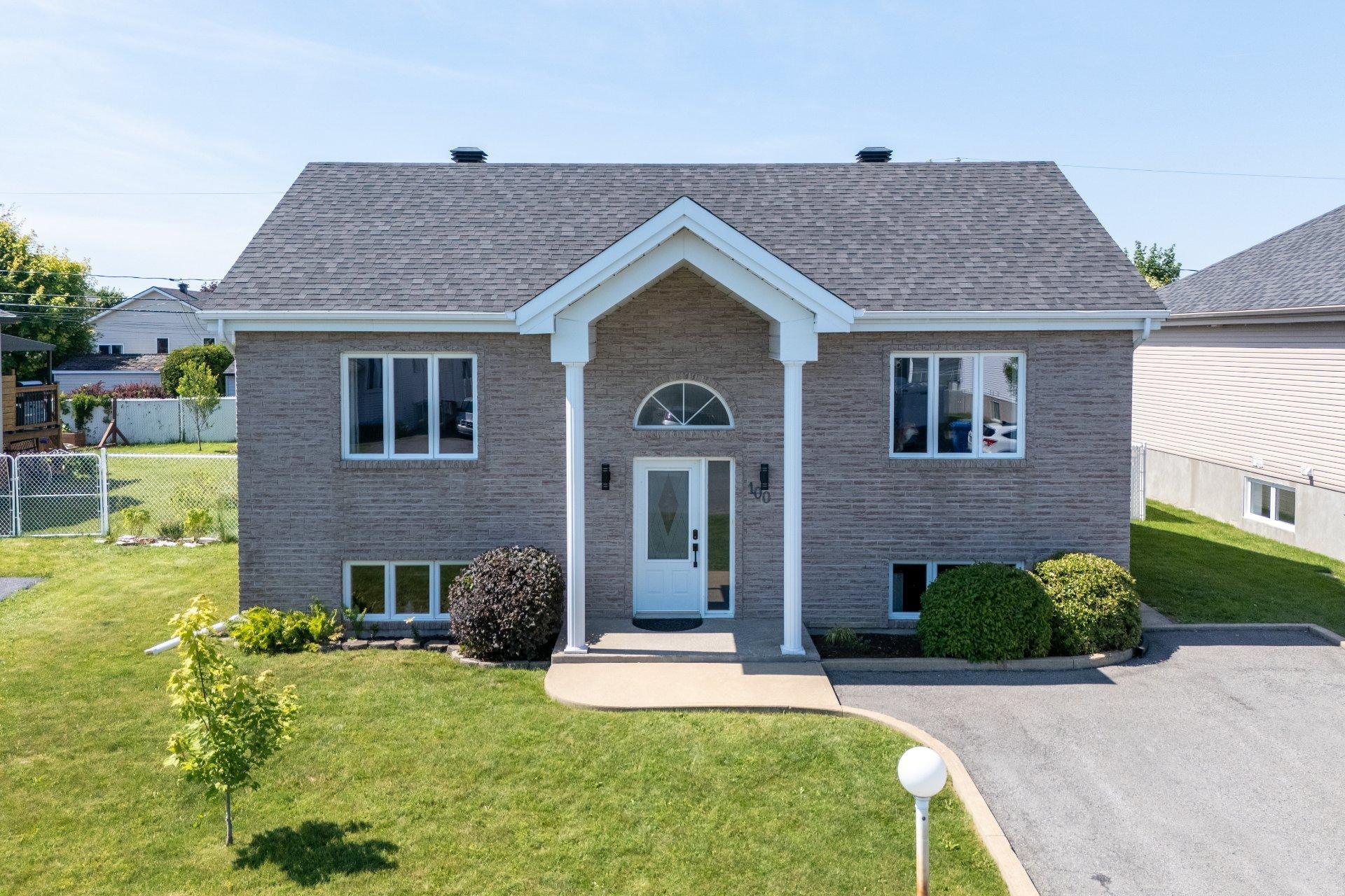 









100


Rue Perron

,
Saint-Philippe,




QC
J0L2K0

