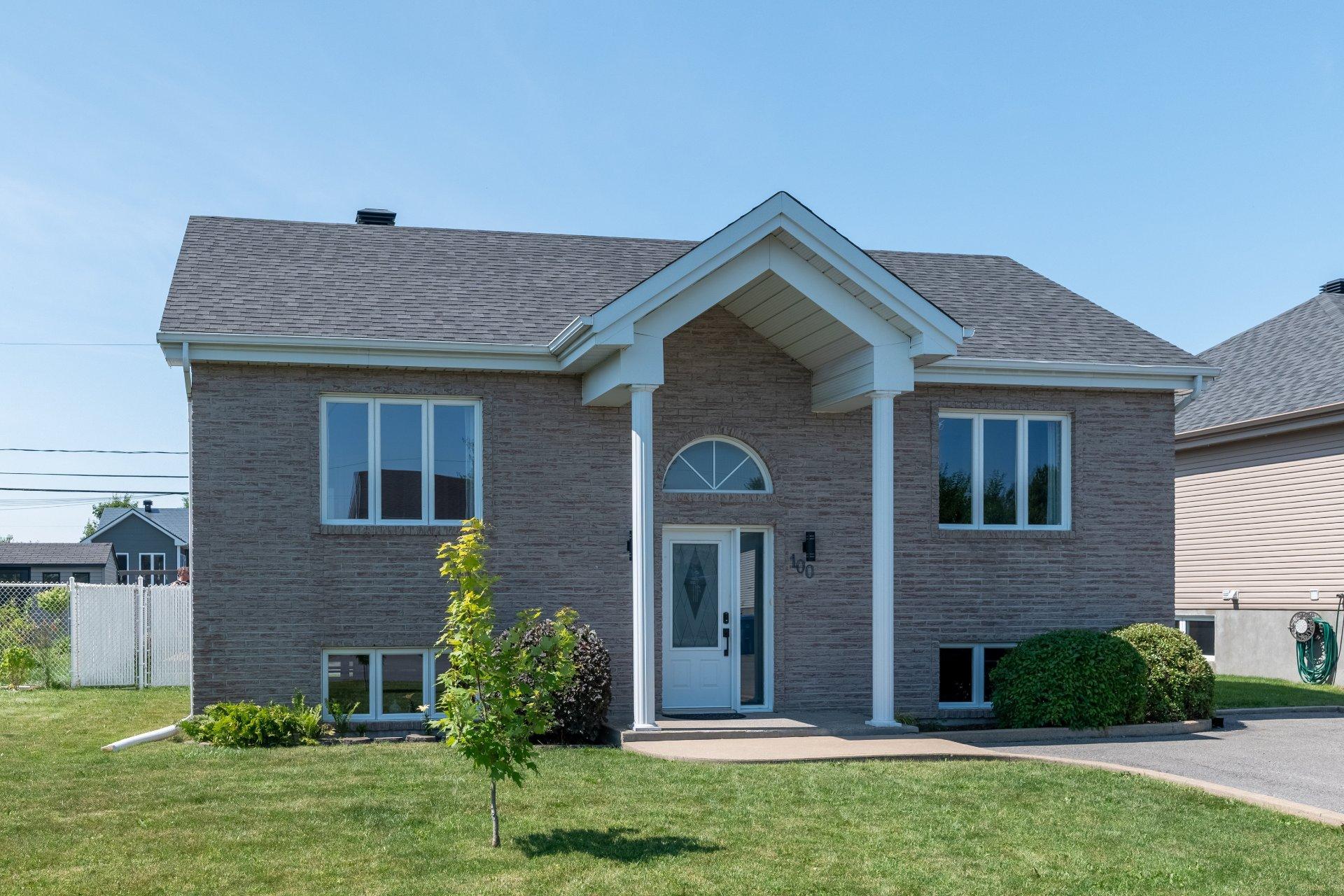 









100


Rue Perron

,
Saint-Philippe,




QC
J0L2K0

