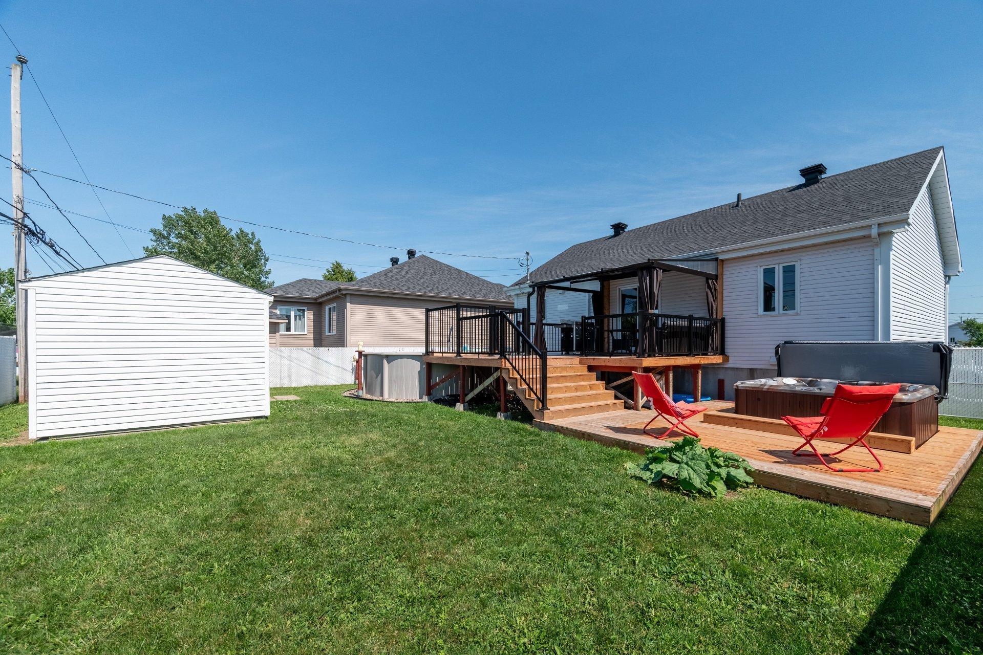 









100


Rue Perron

,
Saint-Philippe,




QC
J0L2K0

