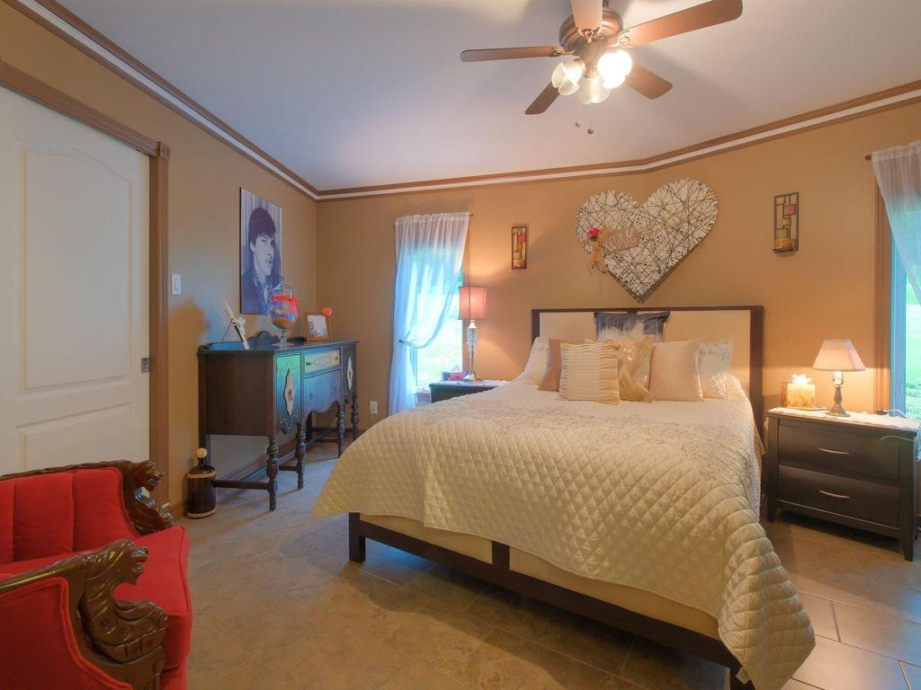 









3450Z


Ch. St-Roch N.

,
Rock Forest/Saint-Élie/Deauville (Sherbrooke),




QC
J1R0H3

