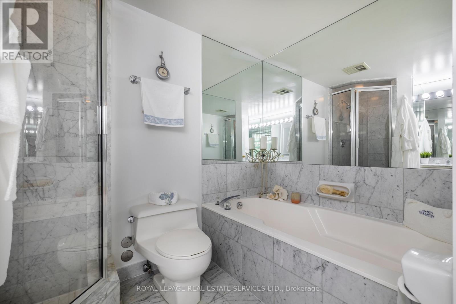 












4302 - 1 PALACE PIER COURT

,
Toronto,




Ontario
M8V3W9

