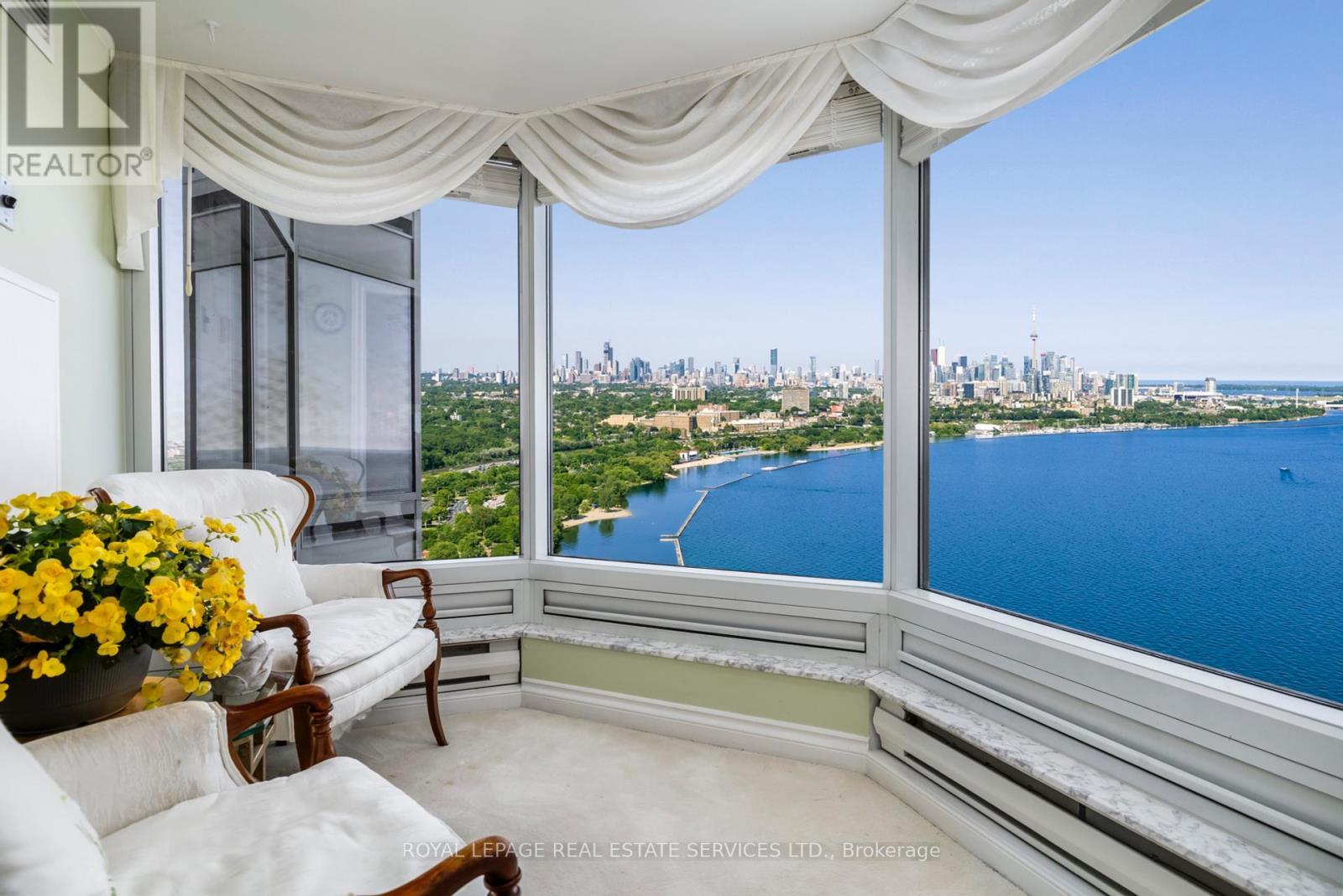 












4302 - 1 PALACE PIER COURT

,
Toronto,




Ontario
M8V3W9

