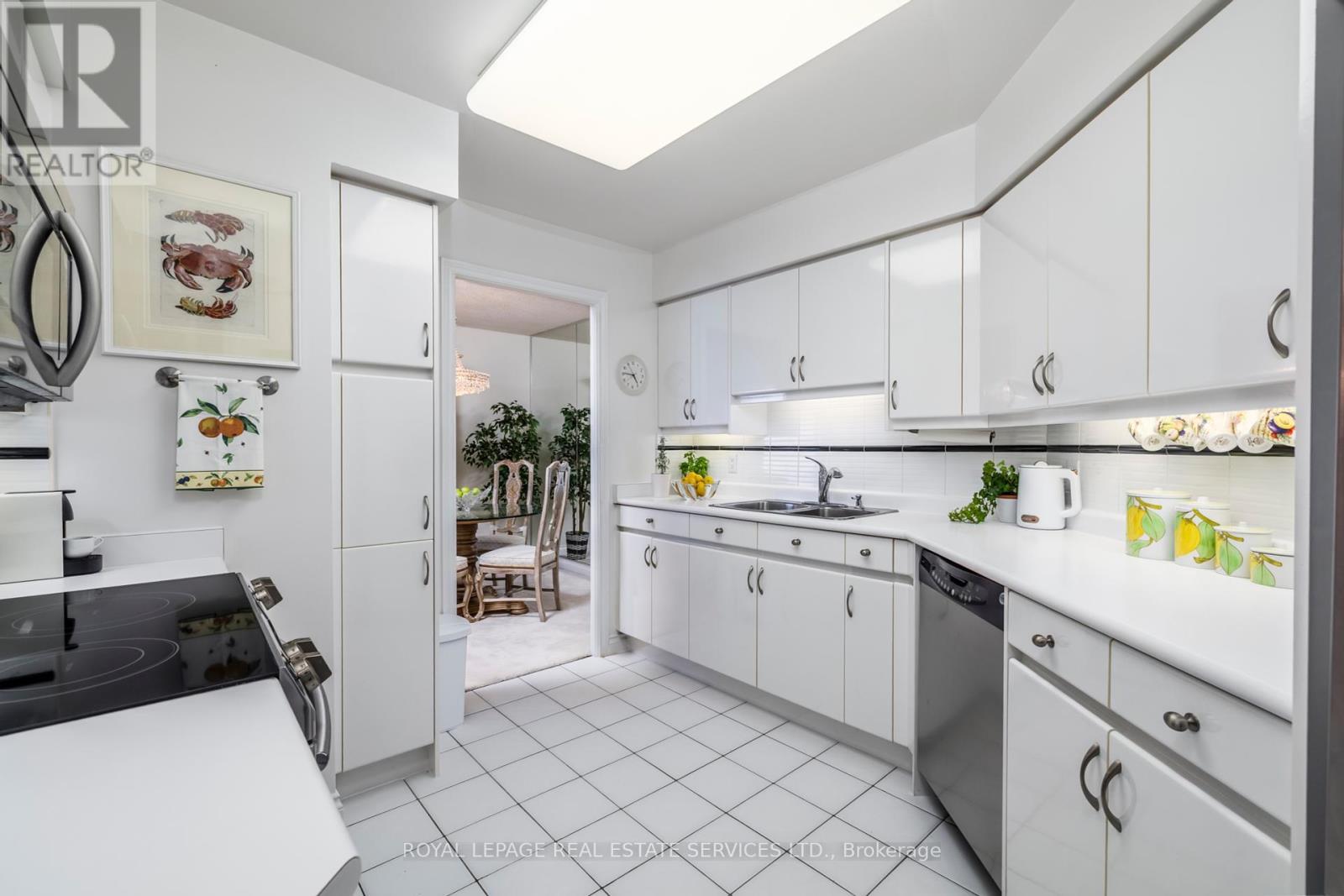 












4302 - 1 PALACE PIER COURT

,
Toronto,




Ontario
M8V3W9

