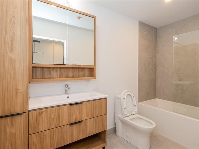 









2660


Rue Ontario E.

, 403,
Montréal (Ville-Marie),




QC
H2K0E5

