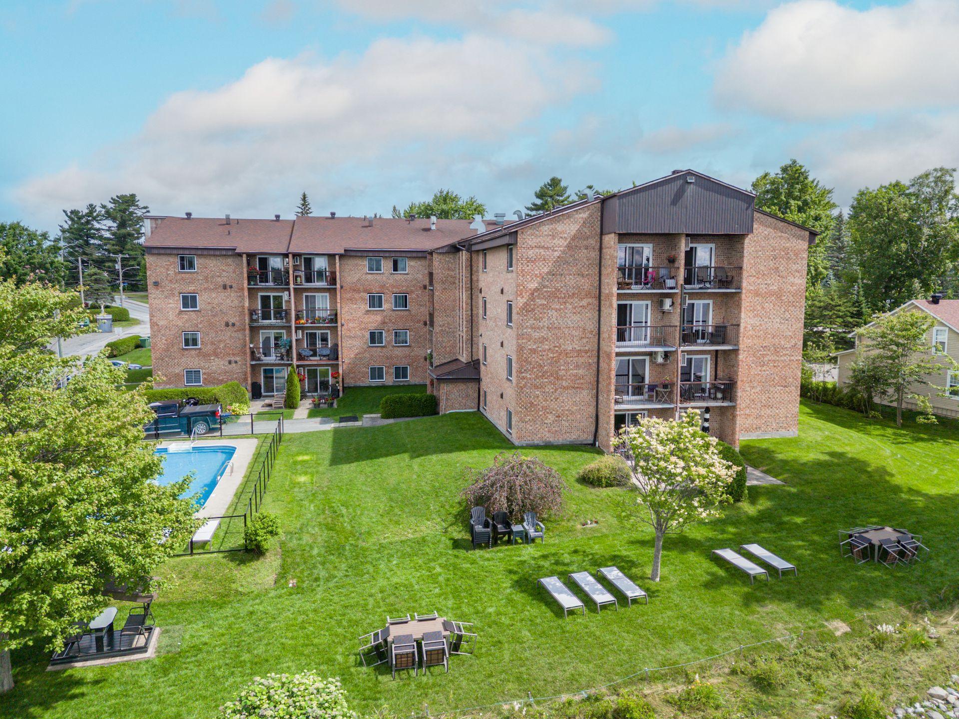 









100


Rue du Lac

, 207,
Sherbrooke (Brompton/Rock Forest/Saint-Élie/Deauville),




QC
J1N3M8


