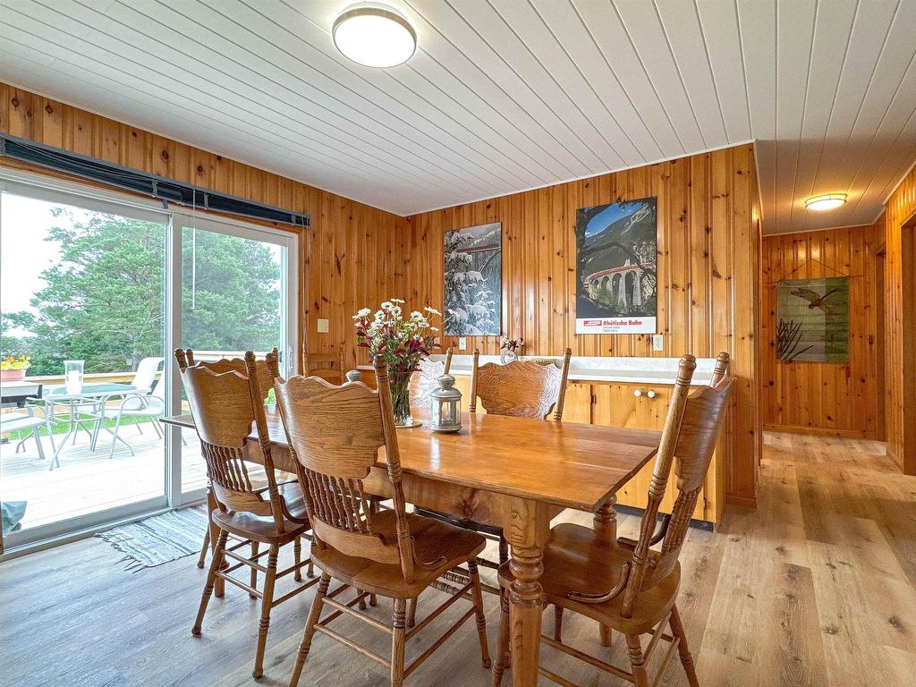 












227 Hummingbird Court

,
Oyster Bed Bridge,







PE
C1E 0N8

