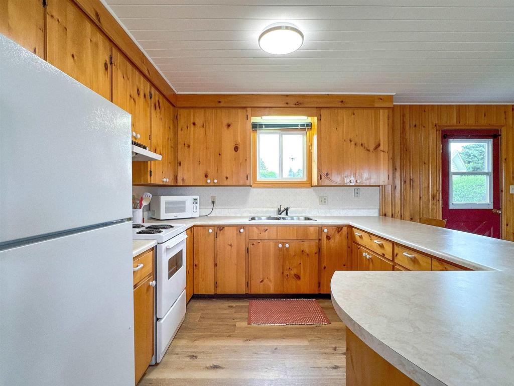 












227 Hummingbird Court

,
Oyster Bed Bridge,







PE
C1E 0N8

