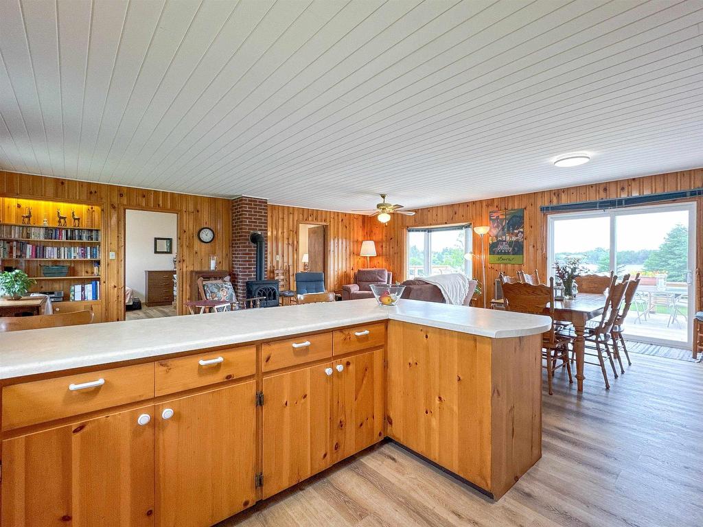 












227 Hummingbird Court

,
Oyster Bed Bridge,







PE
C1E 0N8

