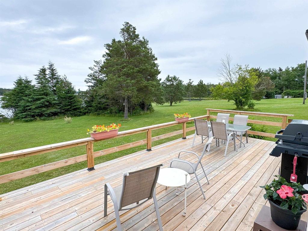 












227 Hummingbird Court

,
Oyster Bed Bridge,







PE
C1E 0N8


