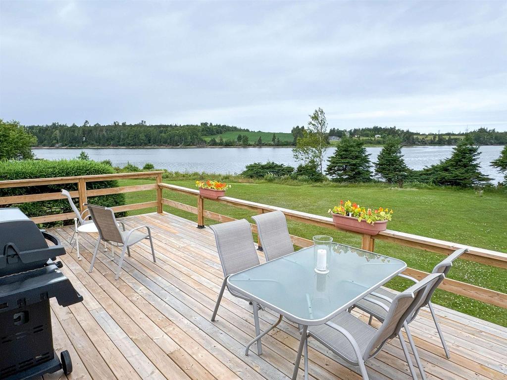 












227 Hummingbird Court

,
Oyster Bed Bridge,







PE
C1E 0N8

