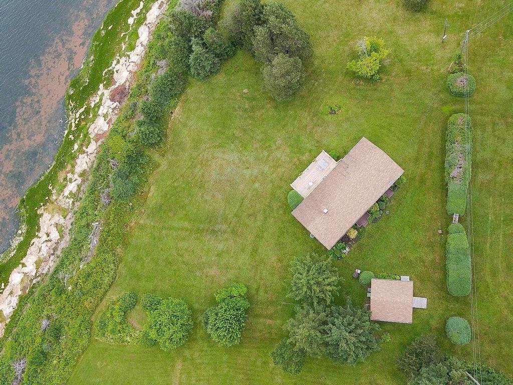 












227 Hummingbird Court

,
Oyster Bed Bridge,







PE
C1E 0N8


