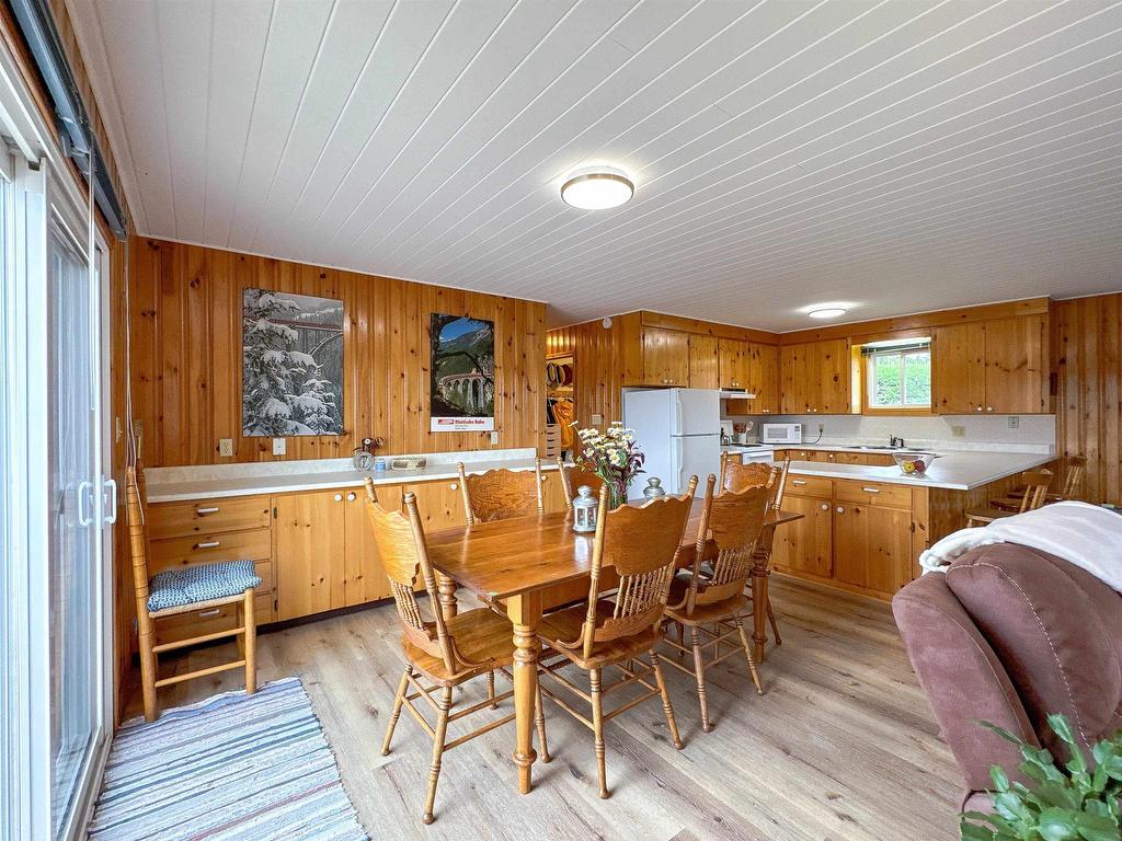 












227 Hummingbird Court

,
Oyster Bed Bridge,







PE
C1E 0N8

