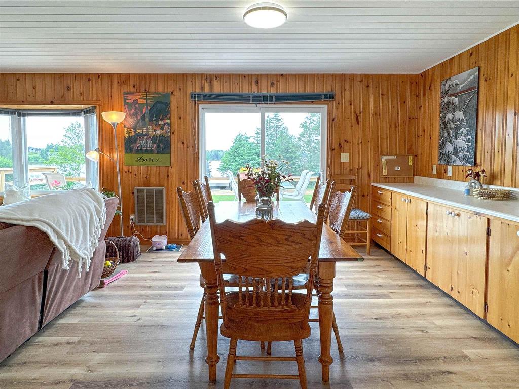 












227 Hummingbird Court

,
Oyster Bed Bridge,







PE
C1E 0N8

