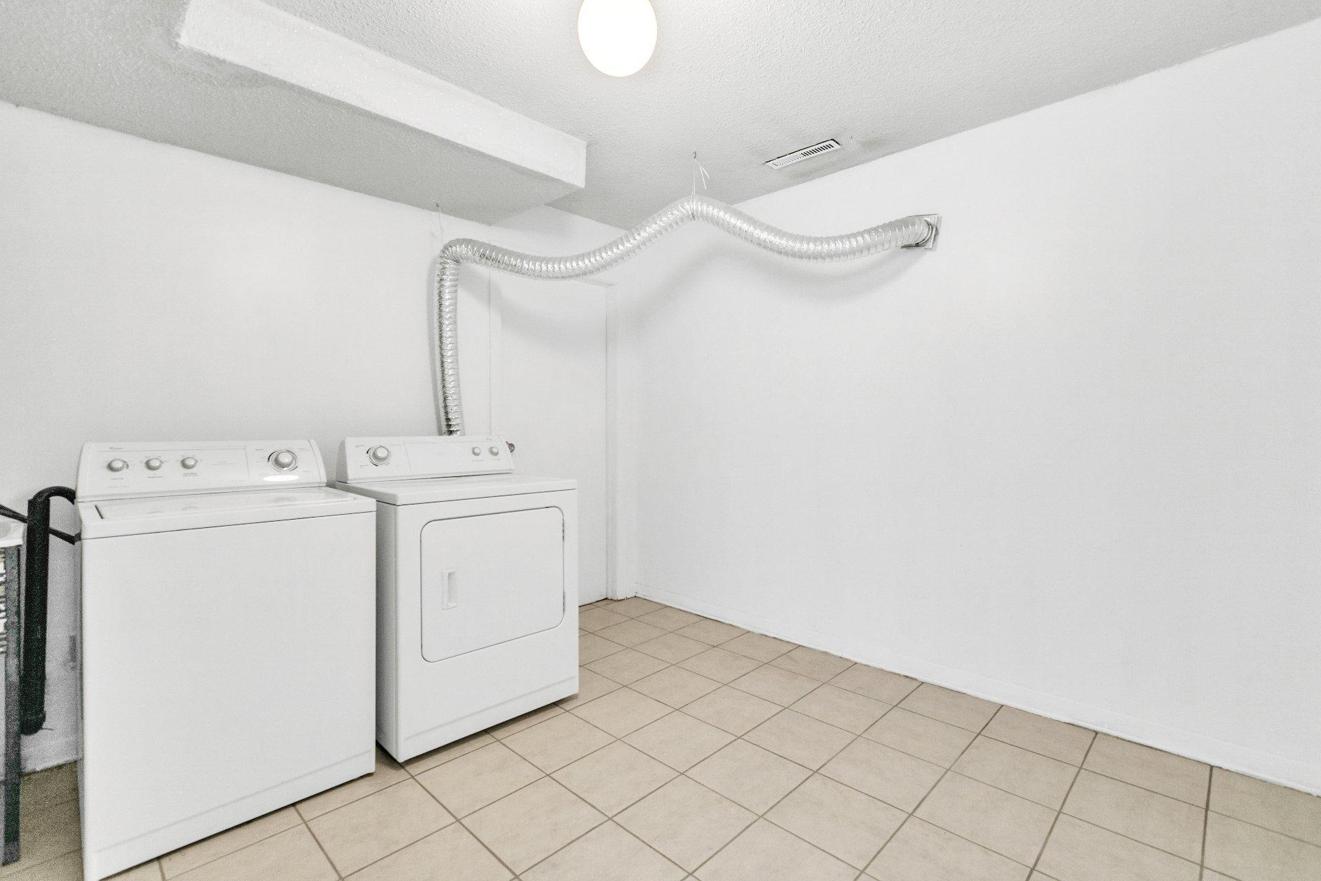 









551


Rue Blackwood

,
Longueuil (Greenfield Park),




QC
J4V1H4


