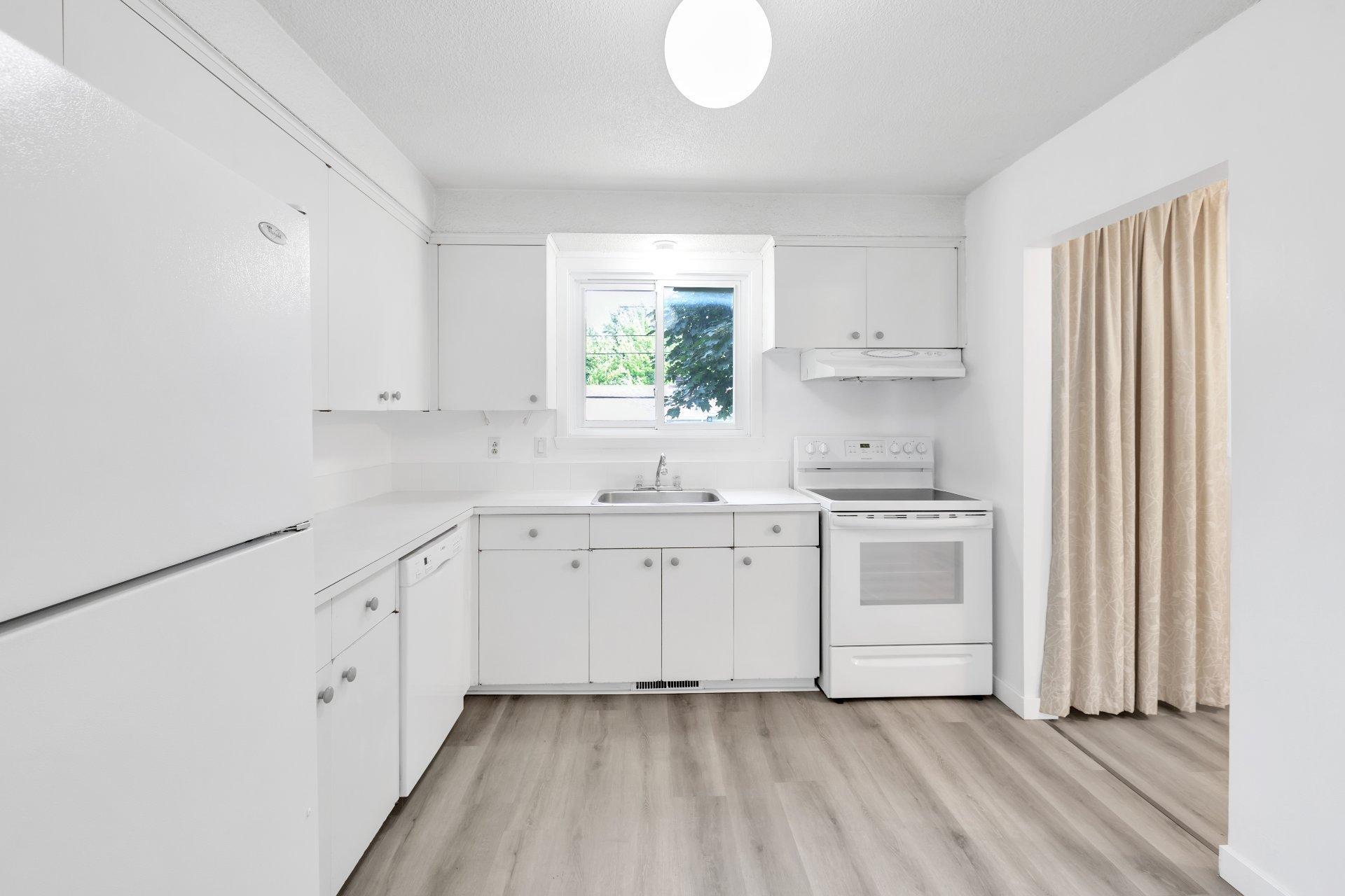 









551


Rue Blackwood

,
Longueuil (Greenfield Park),




QC
J4V1H4

