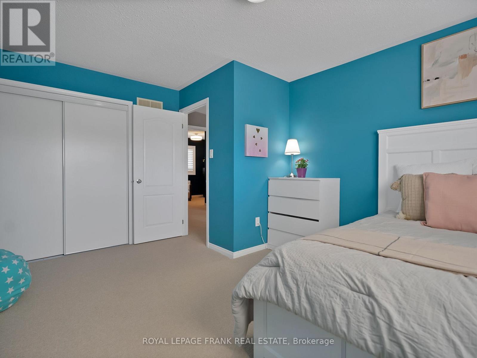 












67 ANTIOCH COURT

,
Brock (Sunderland),




Ontario
L0C1H0

