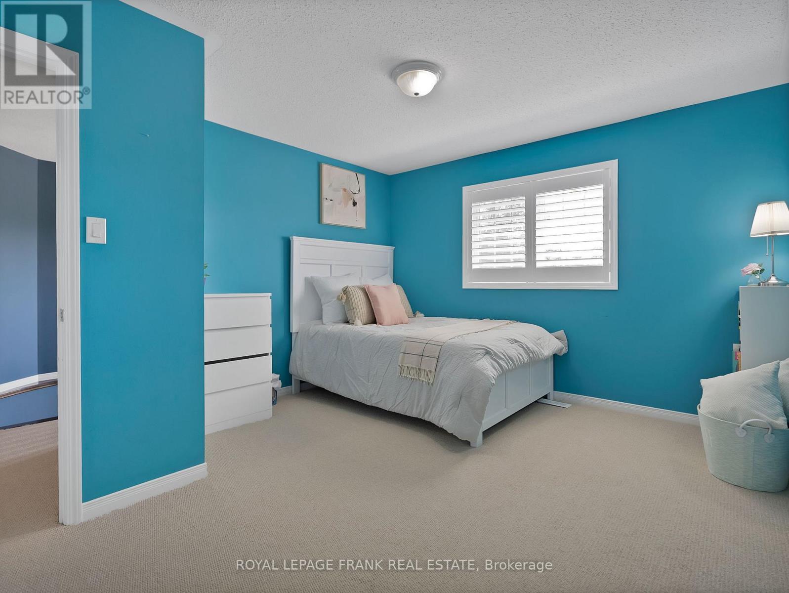 












67 ANTIOCH COURT

,
Brock (Sunderland),




Ontario
L0C1H0

