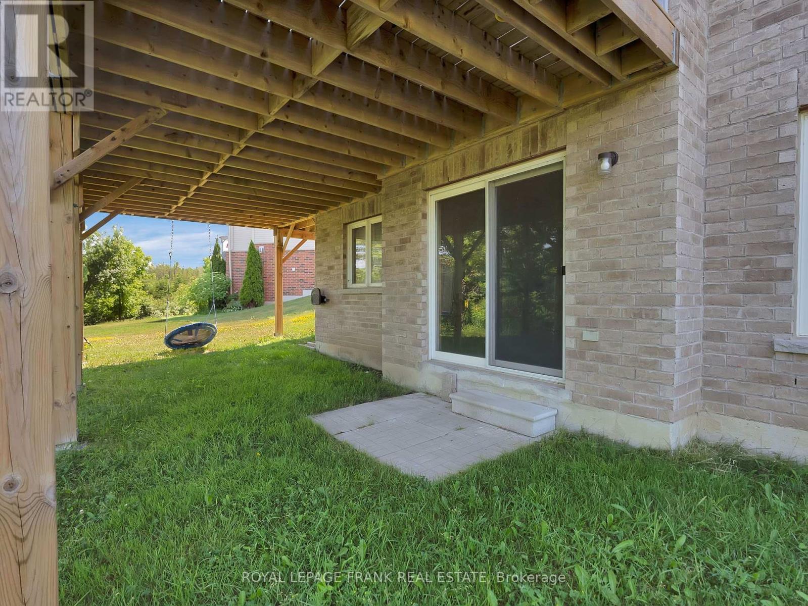 












67 ANTIOCH COURT

,
Brock (Sunderland),




Ontario
L0C1H0

