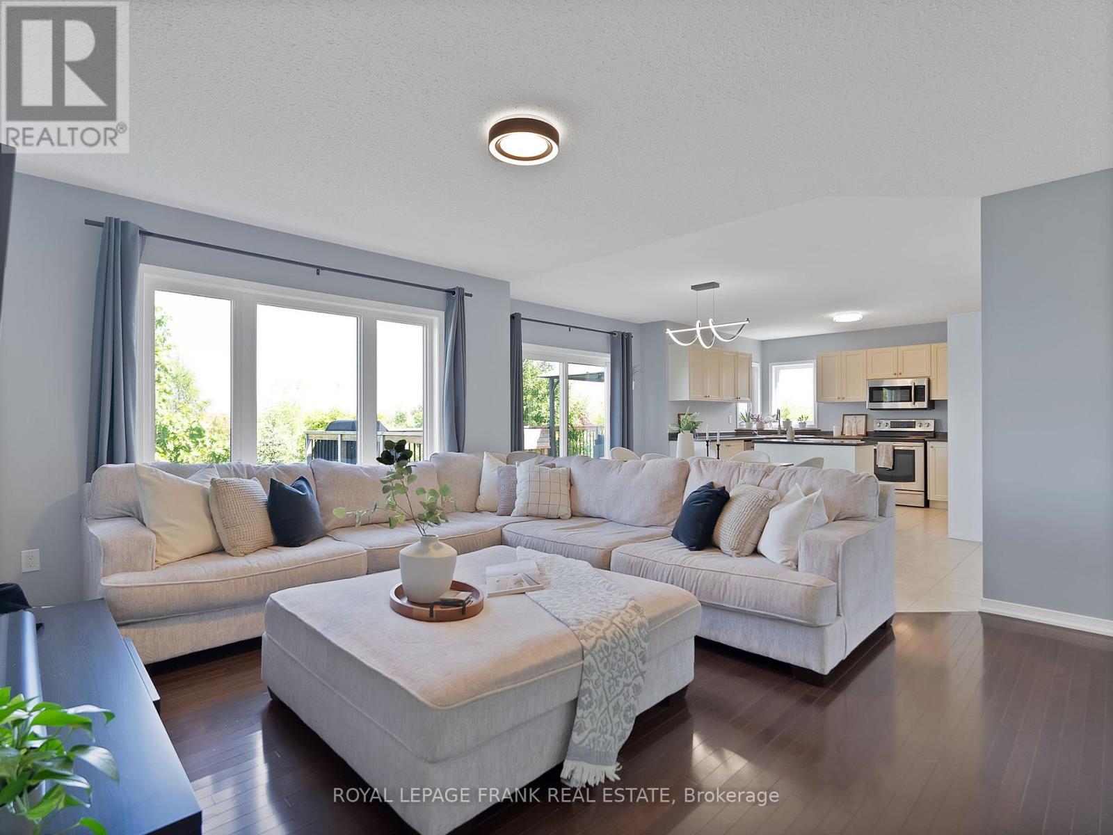 












67 ANTIOCH COURT

,
Brock (Sunderland),




Ontario
L0C1H0

