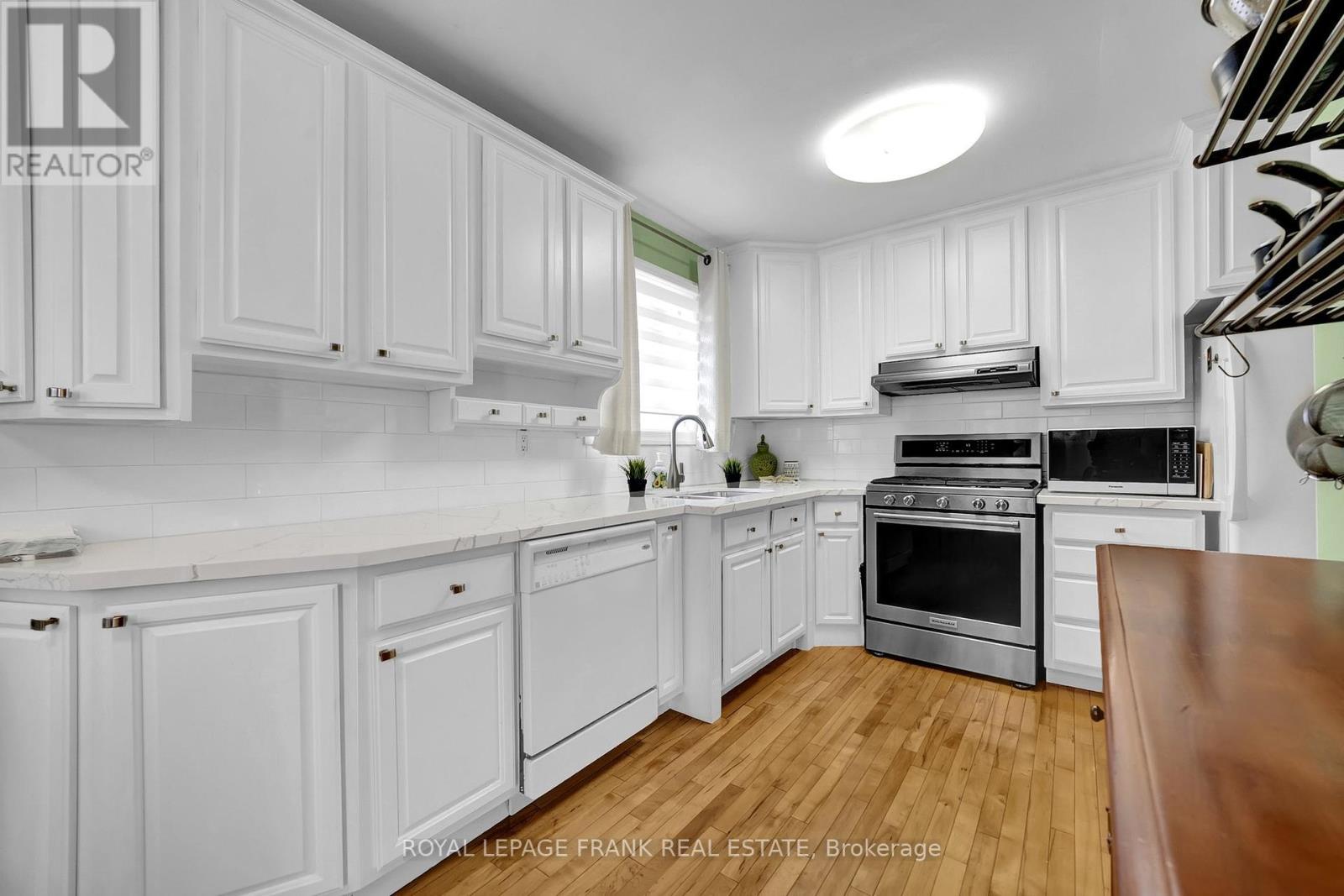 












406 WILSON ROAD N

,
Oshawa (O'Neill),




Ontario
L1G6E5


