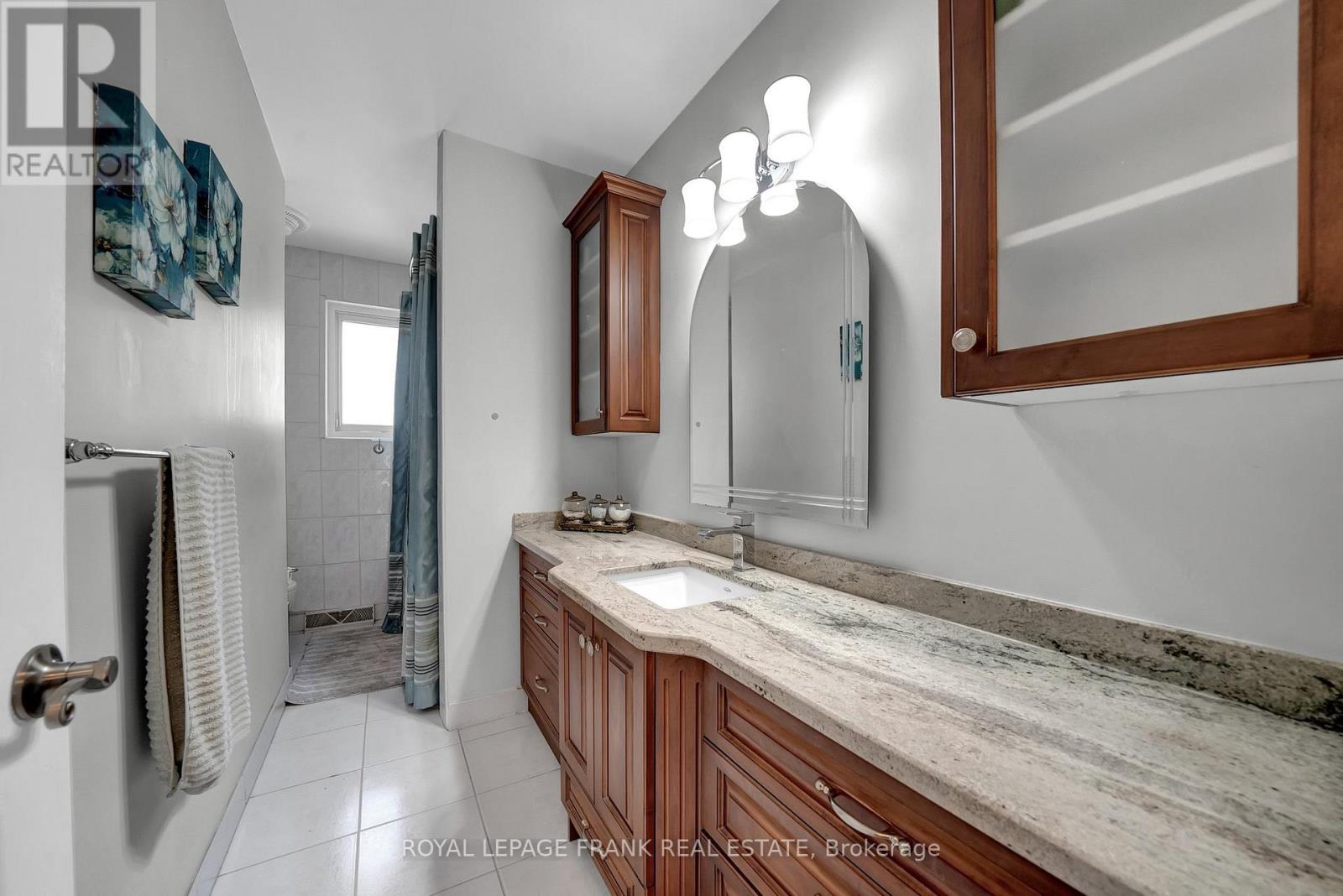 












406 WILSON ROAD N

,
Oshawa (O'Neill),




Ontario
L1G6E5

