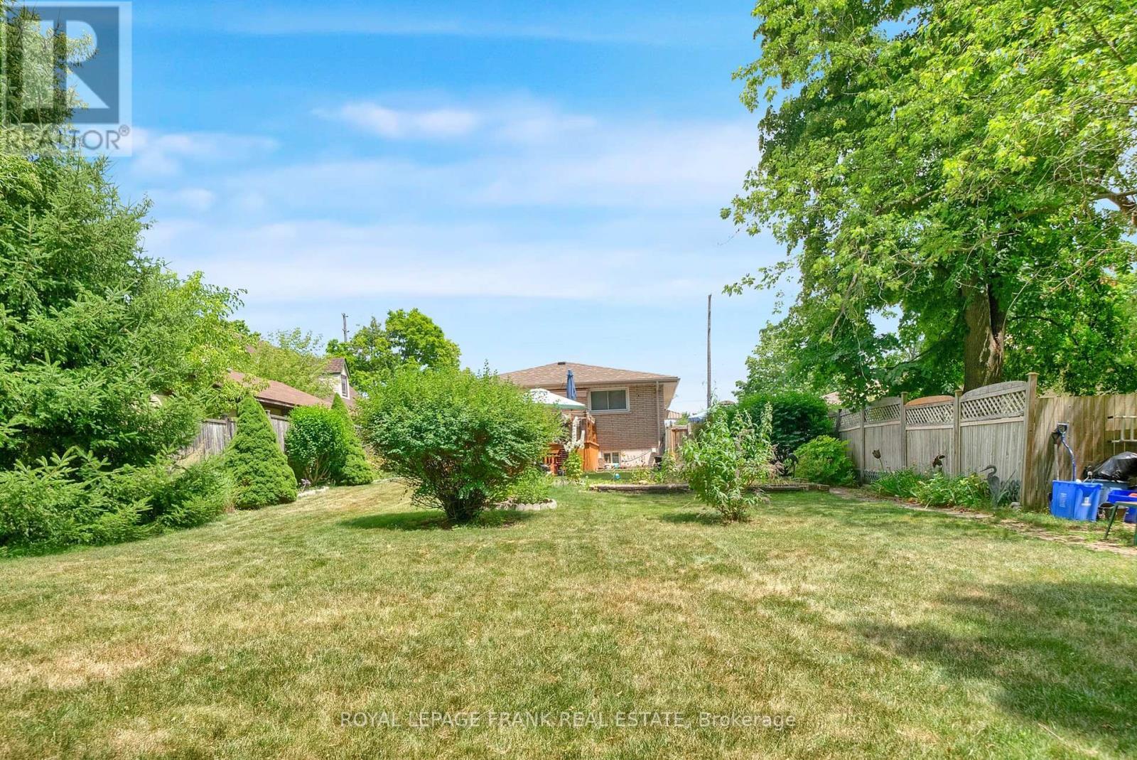 












406 WILSON ROAD N

,
Oshawa (O'Neill),




Ontario
L1G6E5

