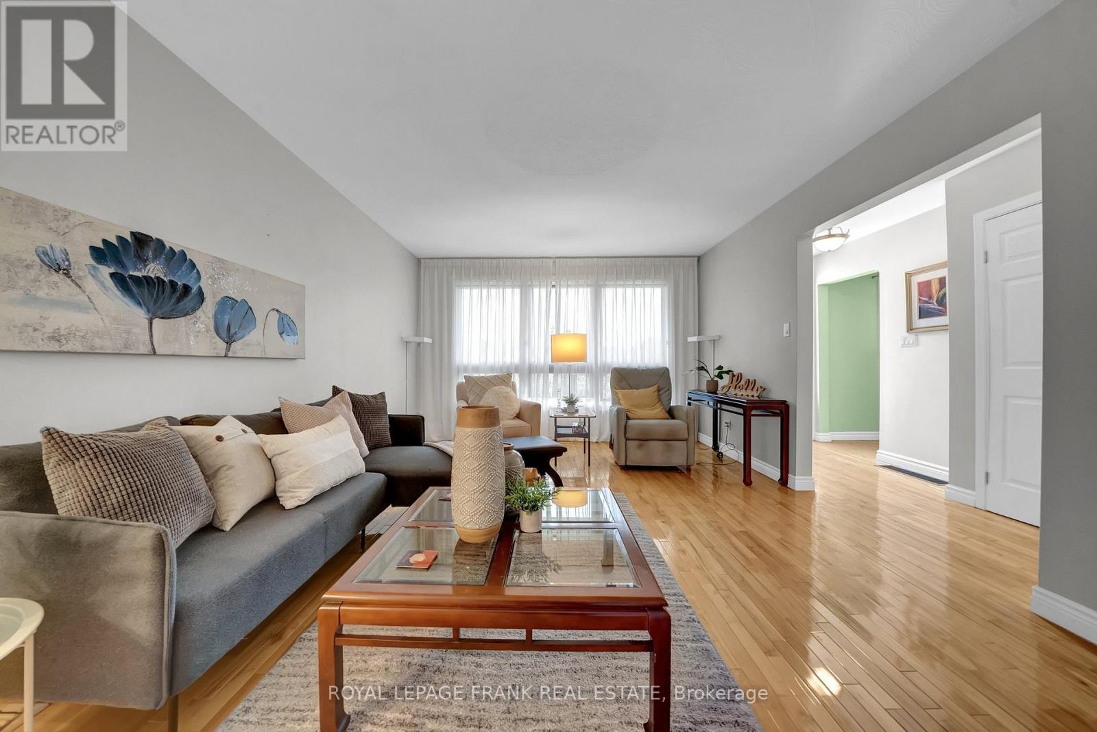 












406 WILSON ROAD N

,
Oshawa (O'Neill),




Ontario
L1G6E5

