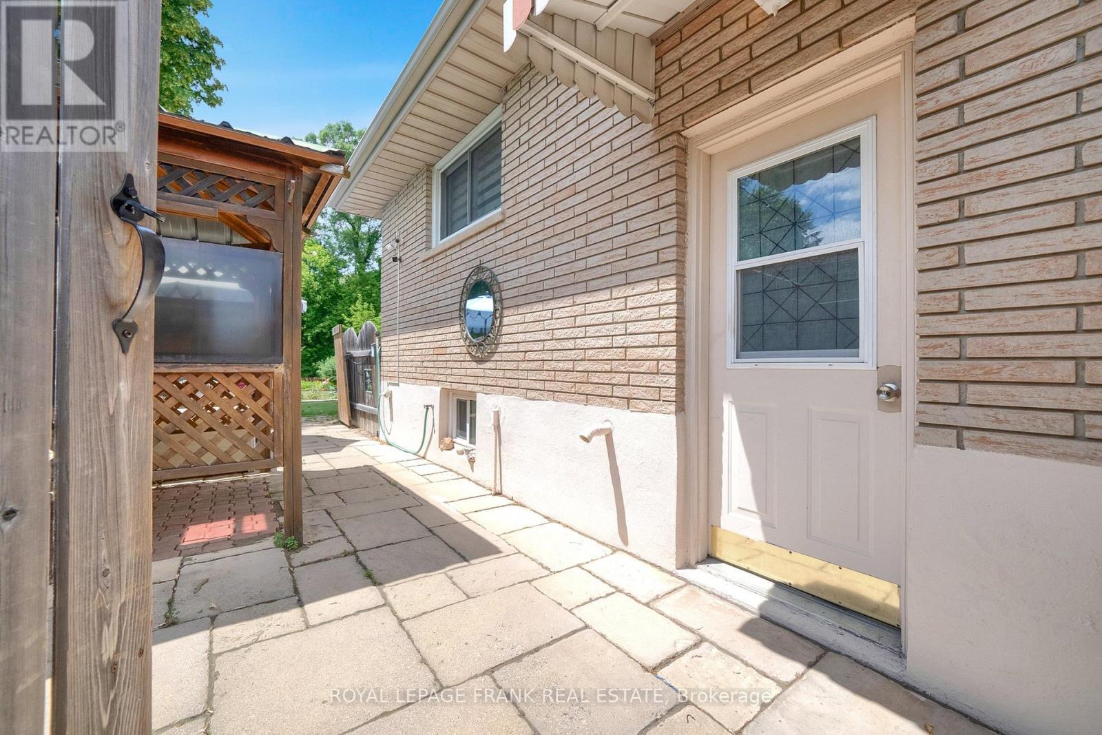 












406 WILSON ROAD N

,
Oshawa (O'Neill),




Ontario
L1G6E5

