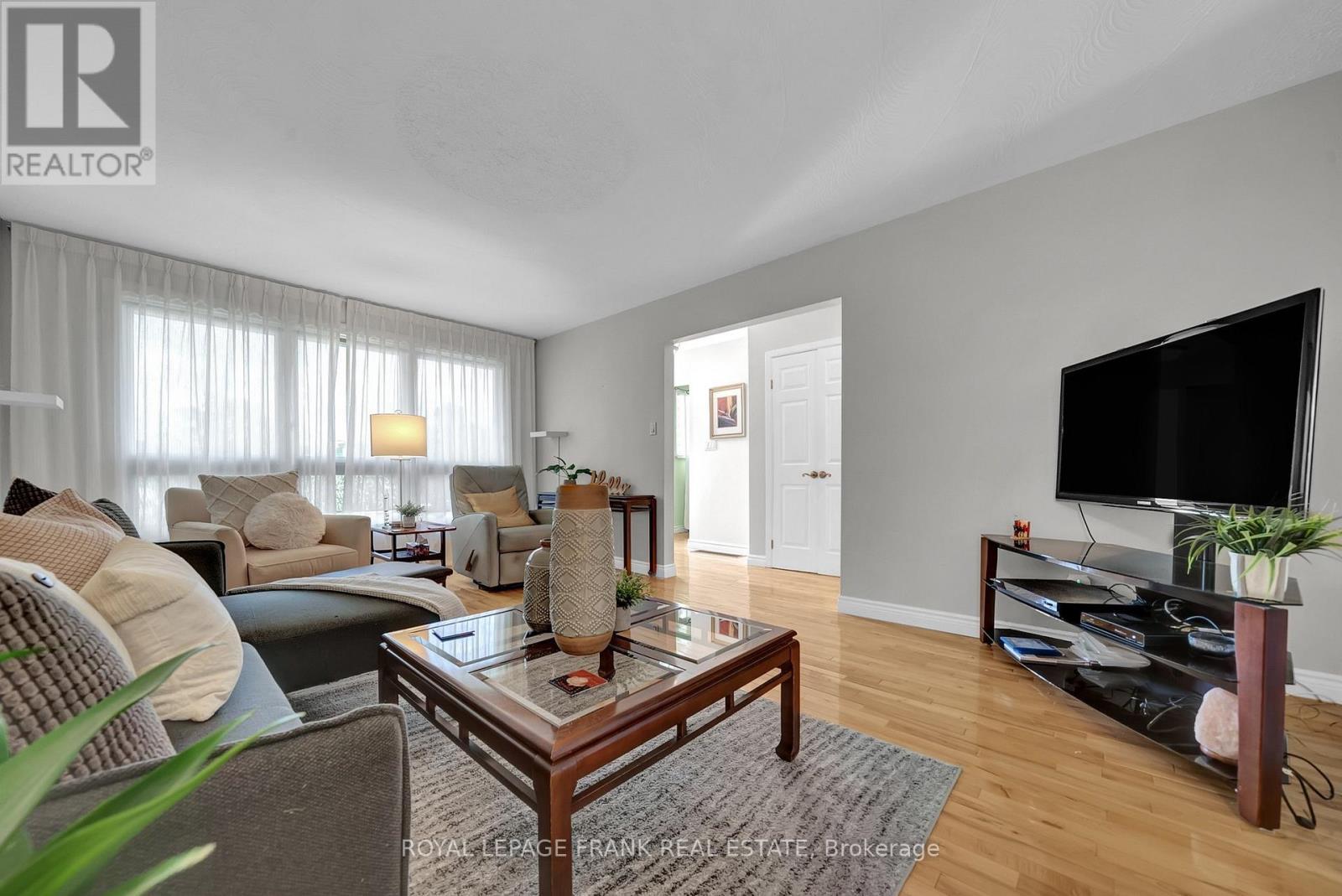 












406 WILSON ROAD N

,
Oshawa (O'Neill),




Ontario
L1G6E5

