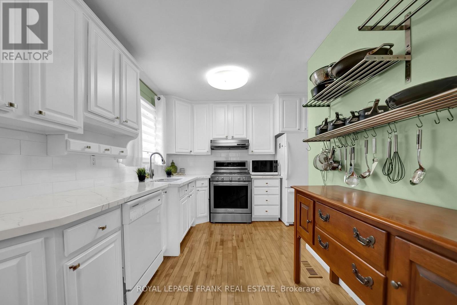 












406 WILSON ROAD N

,
Oshawa (O'Neill),




Ontario
L1G6E5

