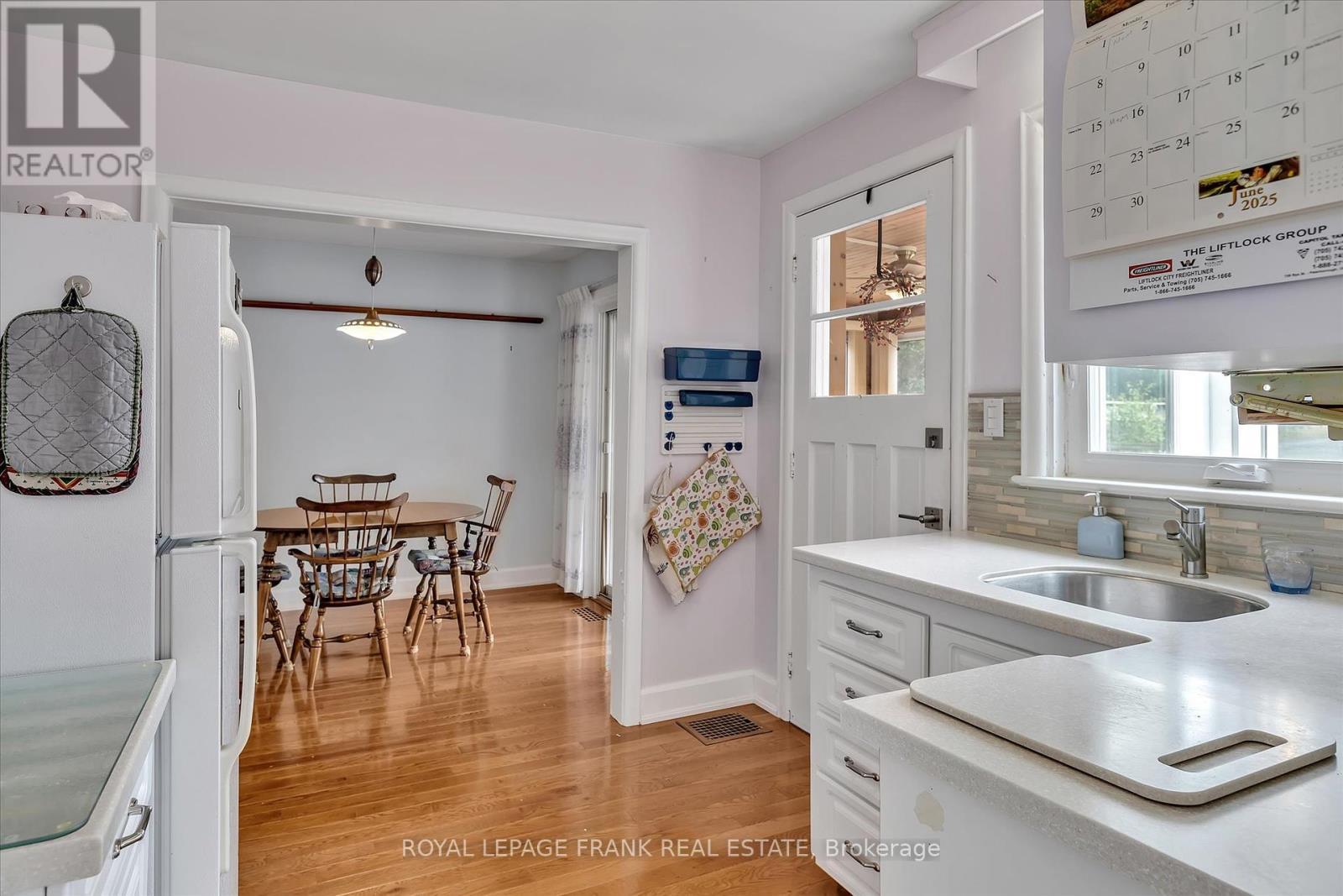 












812 SCHNEIDER PLACE

,
Peterborough North (South),




Ontario
K9H5S5

