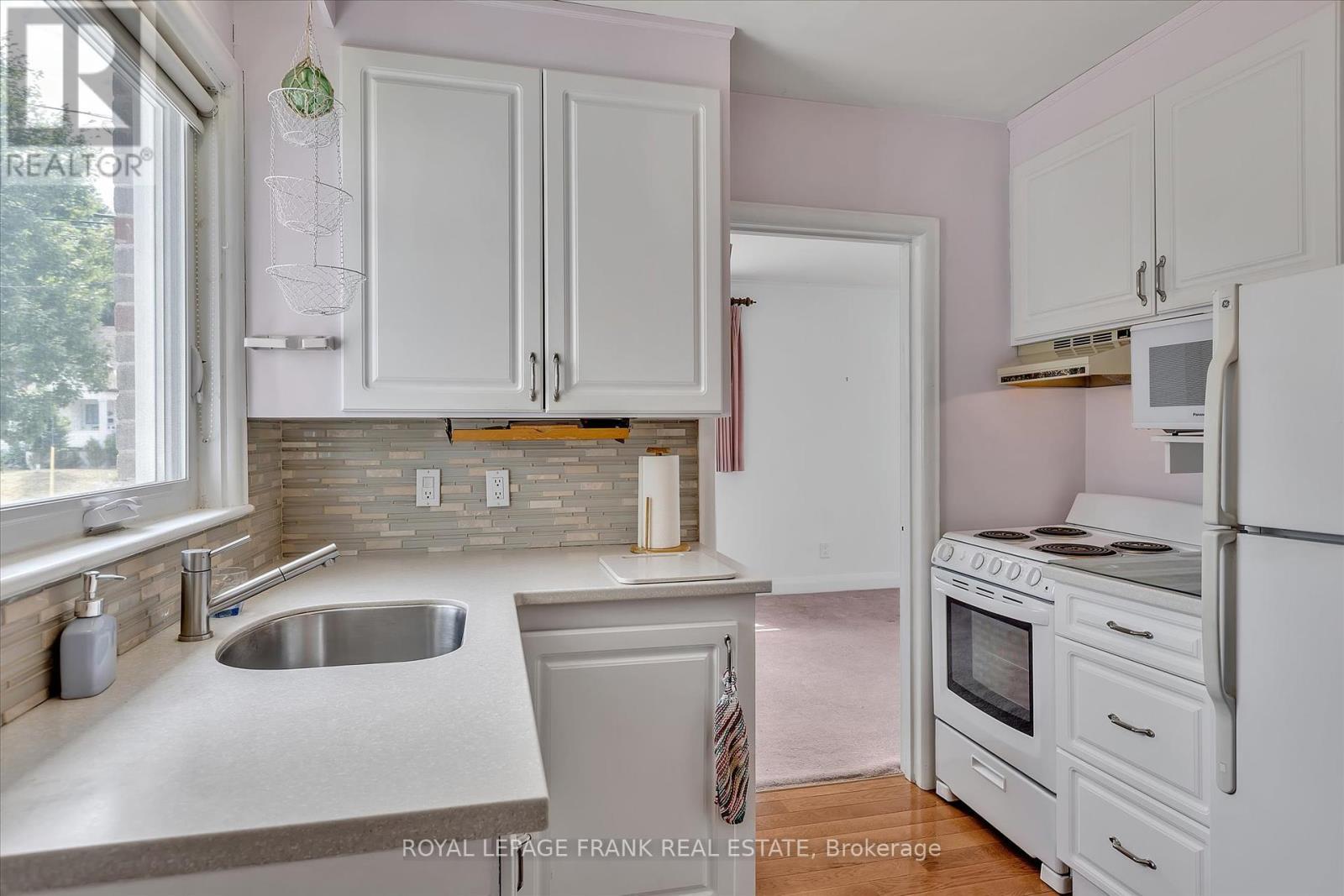 












812 SCHNEIDER PLACE

,
Peterborough North (South),




Ontario
K9H5S5

