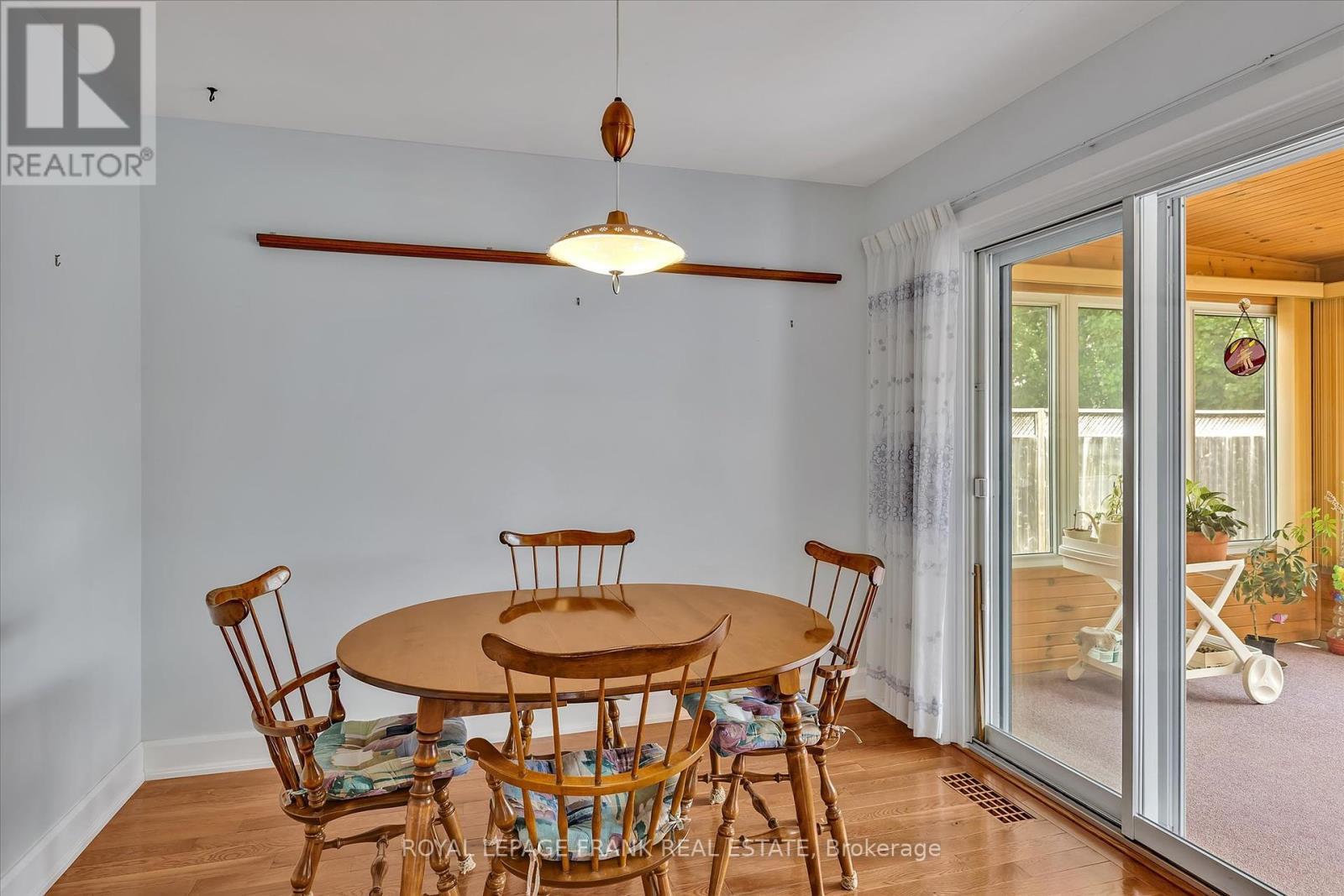 












812 SCHNEIDER PLACE

,
Peterborough North (South),




Ontario
K9H5S5

