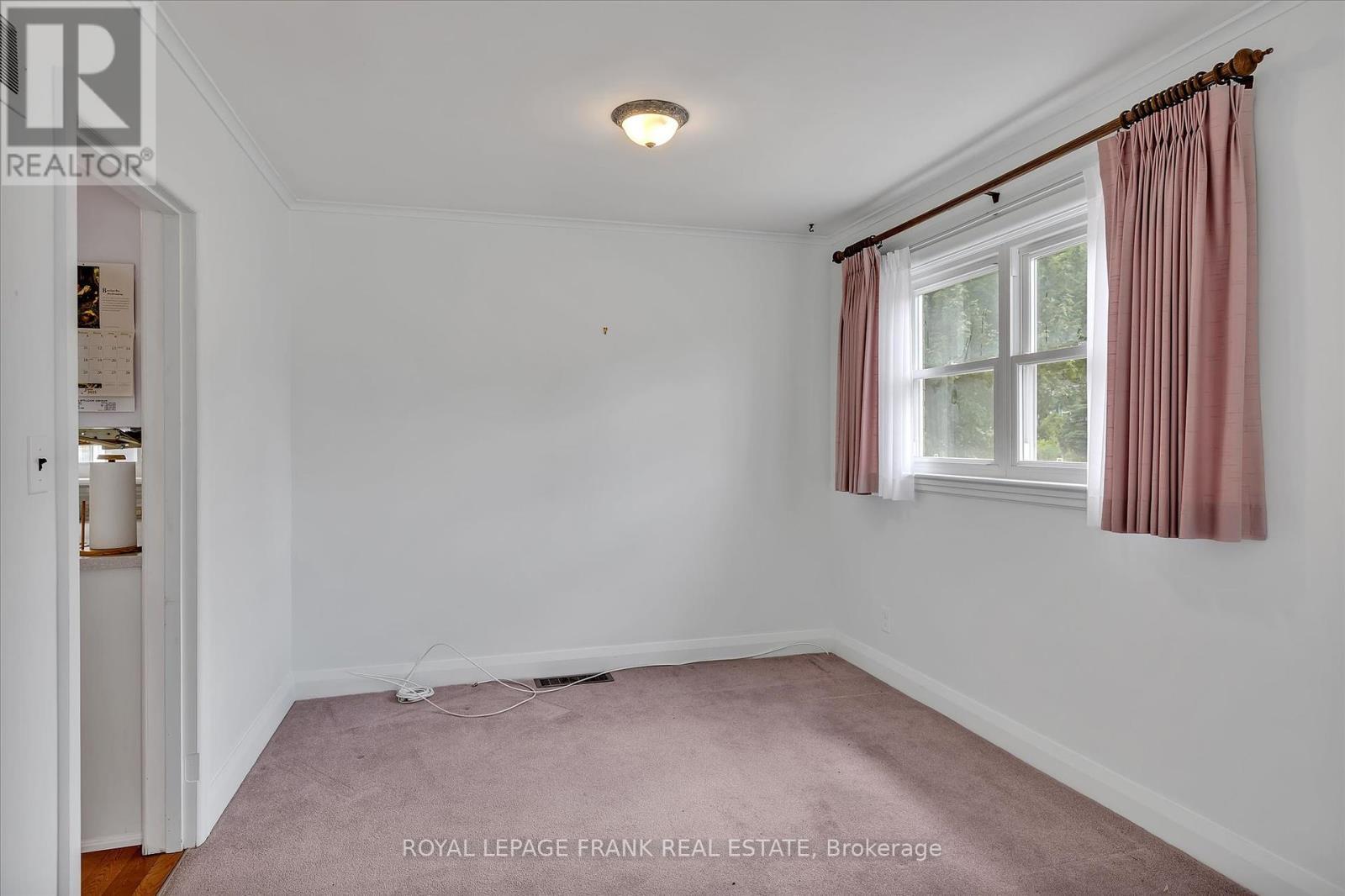 












812 SCHNEIDER PLACE

,
Peterborough North (South),




Ontario
K9H5S5

