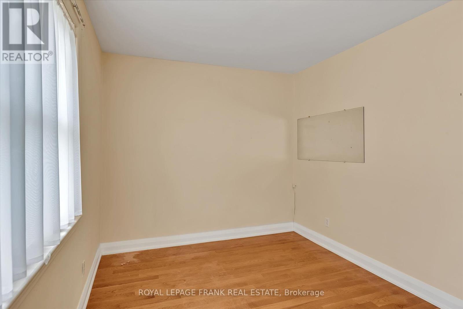 












812 SCHNEIDER PLACE

,
Peterborough North (South),




Ontario
K9H5S5

