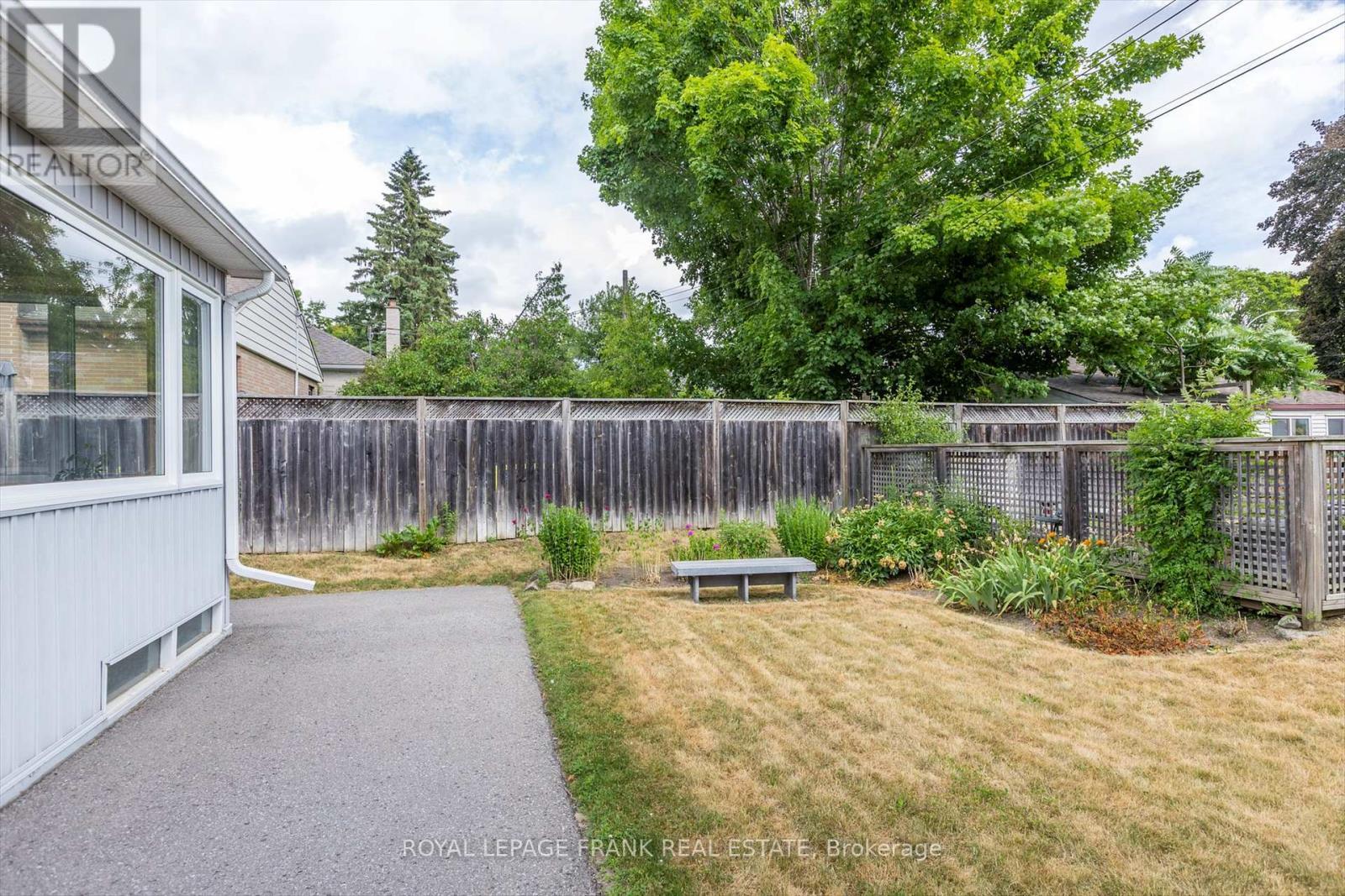 












812 SCHNEIDER PLACE

,
Peterborough North (South),




Ontario
K9H5S5

