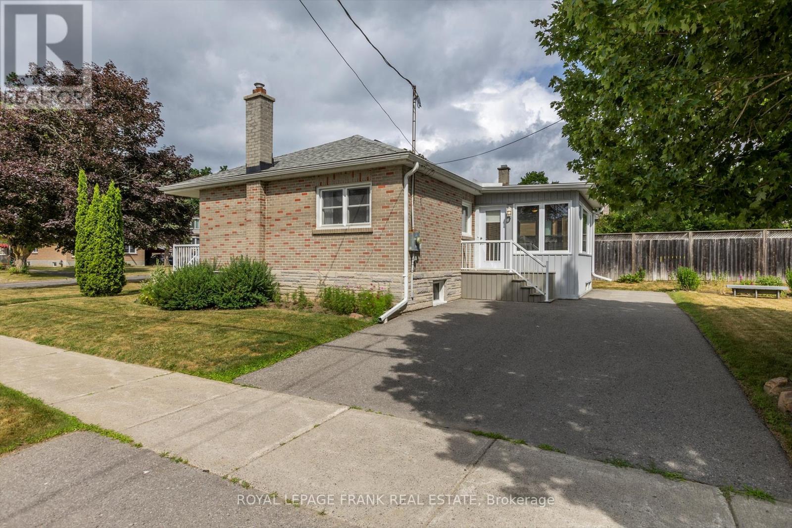 












812 SCHNEIDER PLACE

,
Peterborough North (South),




Ontario
K9H5S5

