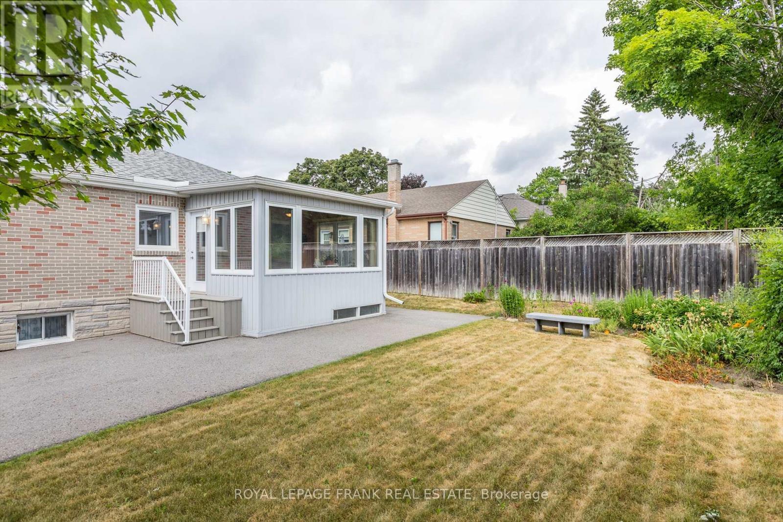












812 SCHNEIDER PLACE

,
Peterborough North (South),




Ontario
K9H5S5

