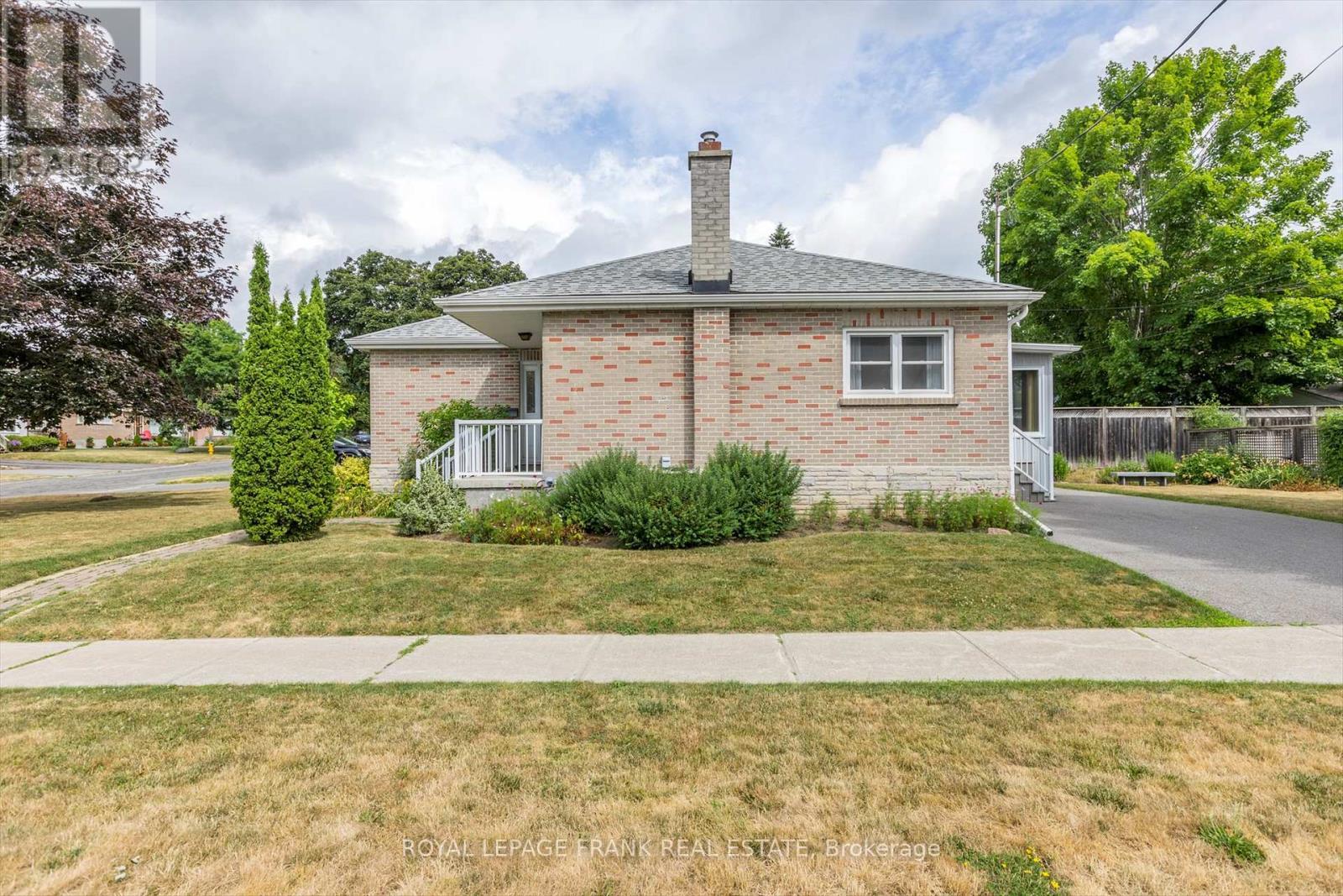 












812 SCHNEIDER PLACE

,
Peterborough North (South),




Ontario
K9H5S5

