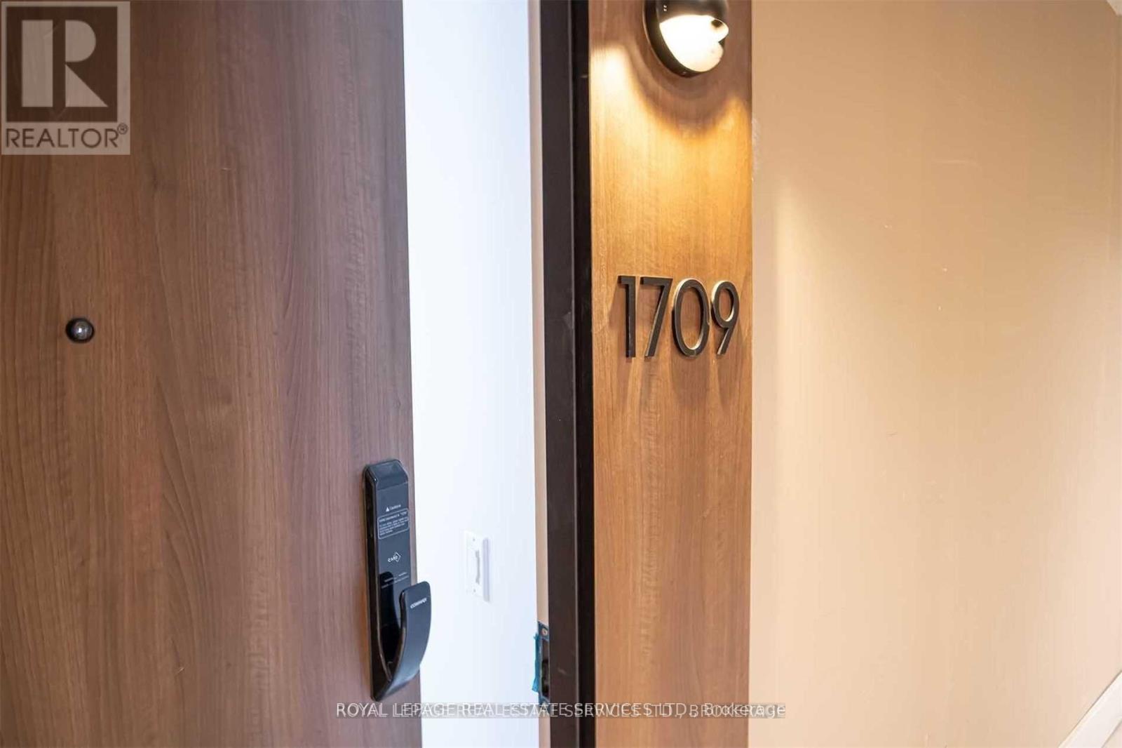 












1709 - 21 PARK STREET E

,
Mississauga,




Ontario
L5G1L7

