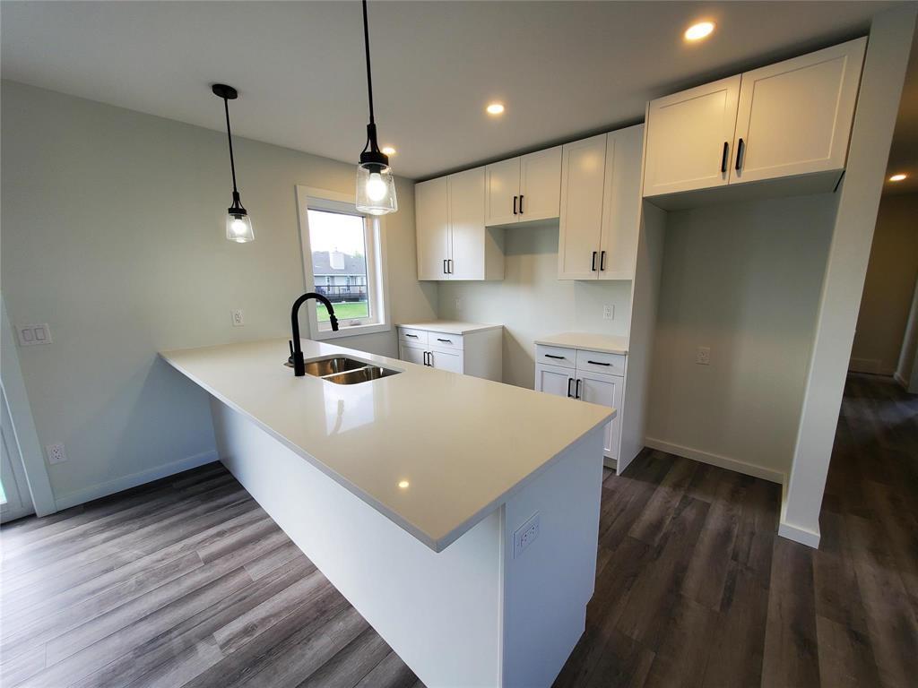 












398 St Alphonse Avenue

,
Ste Anne,




Manitoba
R5H0B1

