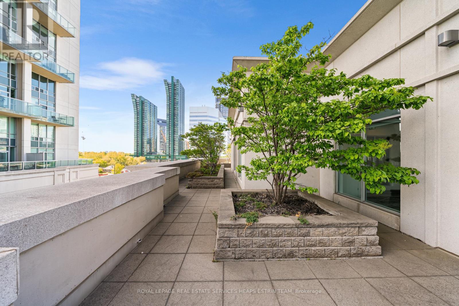 












411 - 19 AVONDALE AVENUE

,
Toronto,




Ontario
M2N0A6

